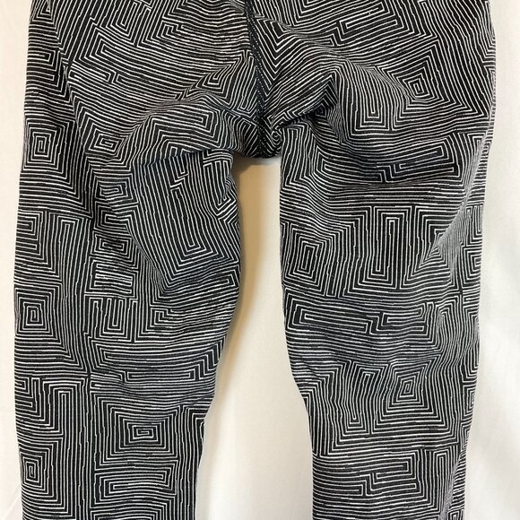 Lululemon Wunder Under Leggings 8 Black White Square Print Cropped - Picture 7 of 10